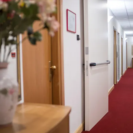 Astor Victoria Отель 3*