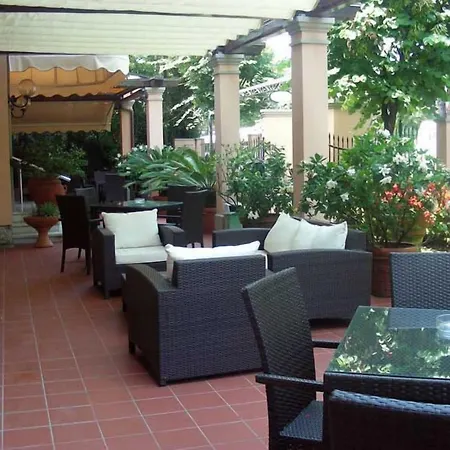 Отель Astor Victoria 3*