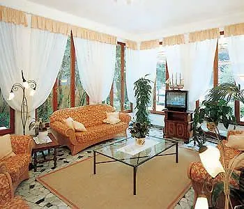 Отель Astor Victoria 3*