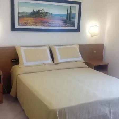 Astor Victoria Hotel 3*