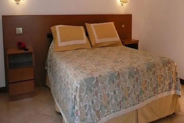 Astor Victoria Hotel 3*