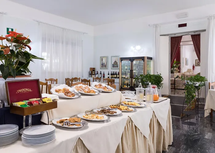 Astor Victoria Hotel 3*