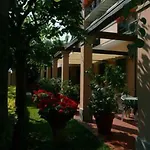 Astor Victoria Hotel 3*