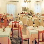 Astor Victoria Hotel 3*