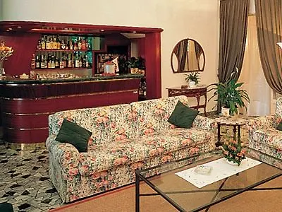 Astor Victoria Hotel 3*
